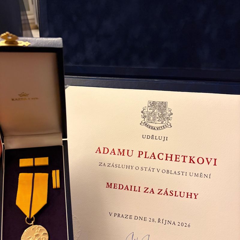 Opernsänger Adam Plachetka mit der Verdienstmedaille ausgezeichnet
